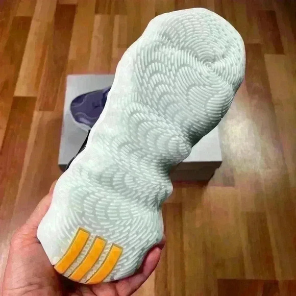 💰HUGE CLEARANCE SALE 💰 Adidas Exhibit B Candace Parker Mid Womens Shoes sz 7.5 - Picture 12 of 13